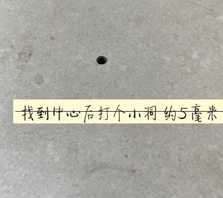 通辽市瓷砖空鼓维修公司专业解答在瓷砖铺贴过程中，如果砂料搅拌不均匀，将会带来以下问题